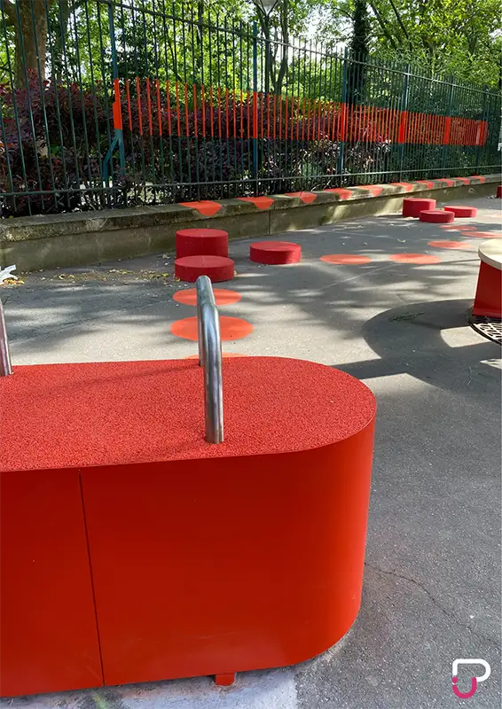 Mobilier et peinture au sol